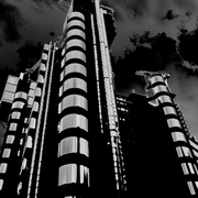 Lloyds-buiding-01_card