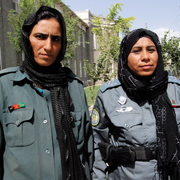 Female_police_officer_card