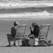 Couple_on_beach_in_b___w_card