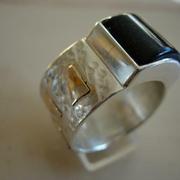 Ring_inlaid_goldstone_card