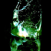 Water_splashing_green_card