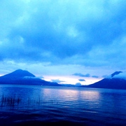 Vulcanos_atitlan_card