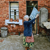 Old_woman_back_yard_thumb