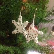 Five_pointed_star_earrings_card