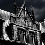Creepybuilding_card
