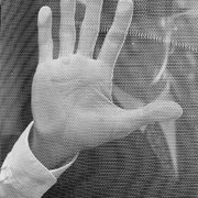 Hand_screen-web_card