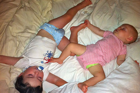 Bebe-enfant-formir-meme-chambre