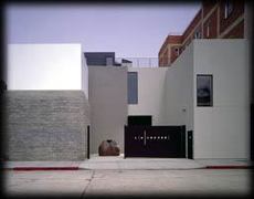 Lalouverbldg-front_thirds