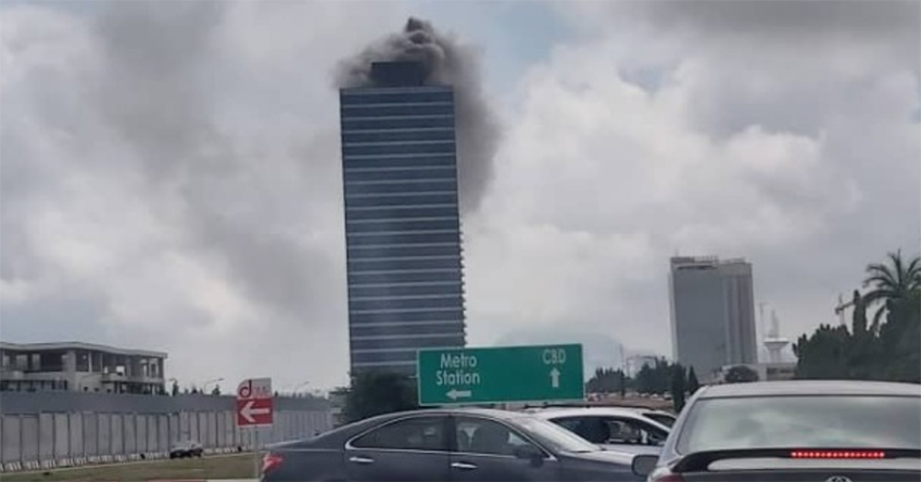 The fire was extinguished by internal high-pressure sprinkler systems.