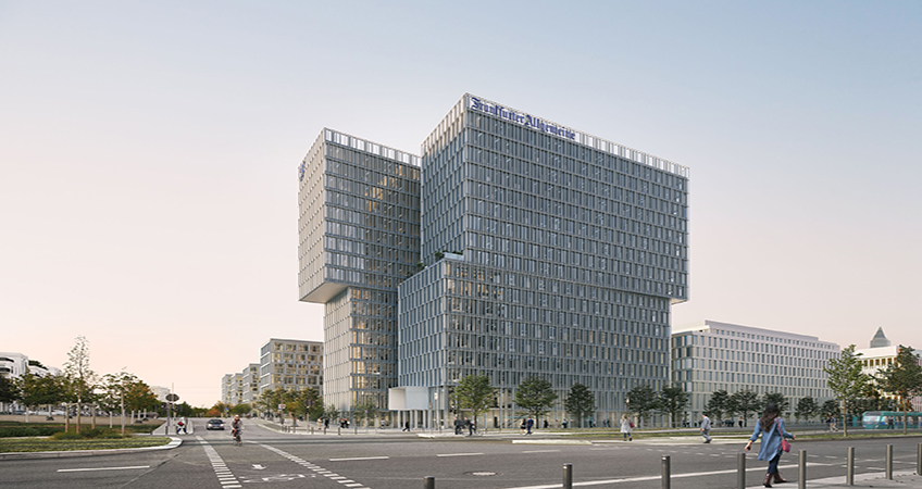 The F.A.Z. Tower in Frankfurt has topped out at 18 floors. Image credit: (c) bloomimages
