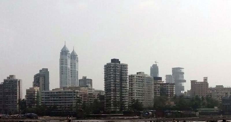 Mumbai. (C) Azis. Public Domain.