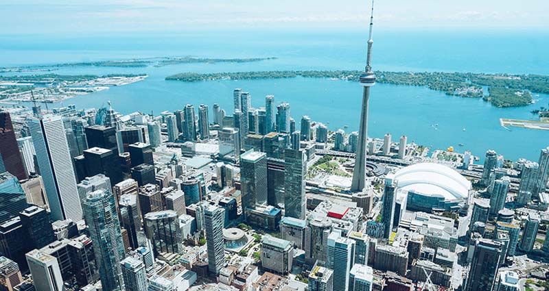 Toronto. (C) Maarten Van Den Heuvel.