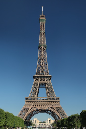 Eiffel Tower. (c) Benh LIEU SONG
