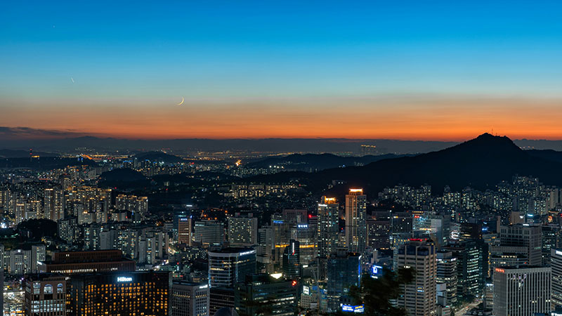 Seoul. Image by Ping Onganankun via Unsplash