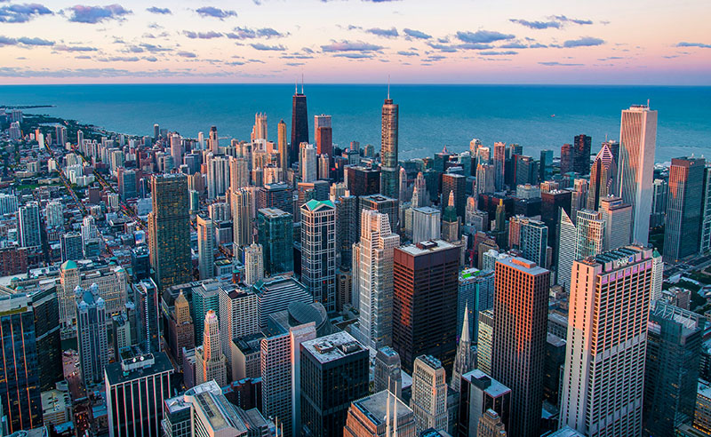 Chicago image by Pedro Lastra via Unsplash