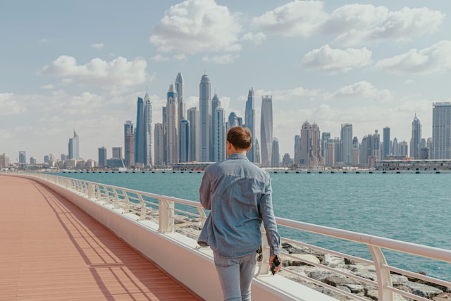 Dubai Marina Promenade. Photo by Kate Trysh on Unsplash