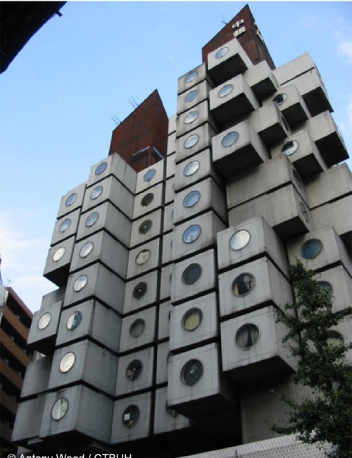 Nakagin Capsule Tower before being demolished © Antony Wood/CTBUH