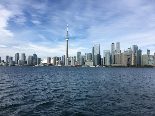 Toronto. Photo by Azar ahmadi on Unsplash