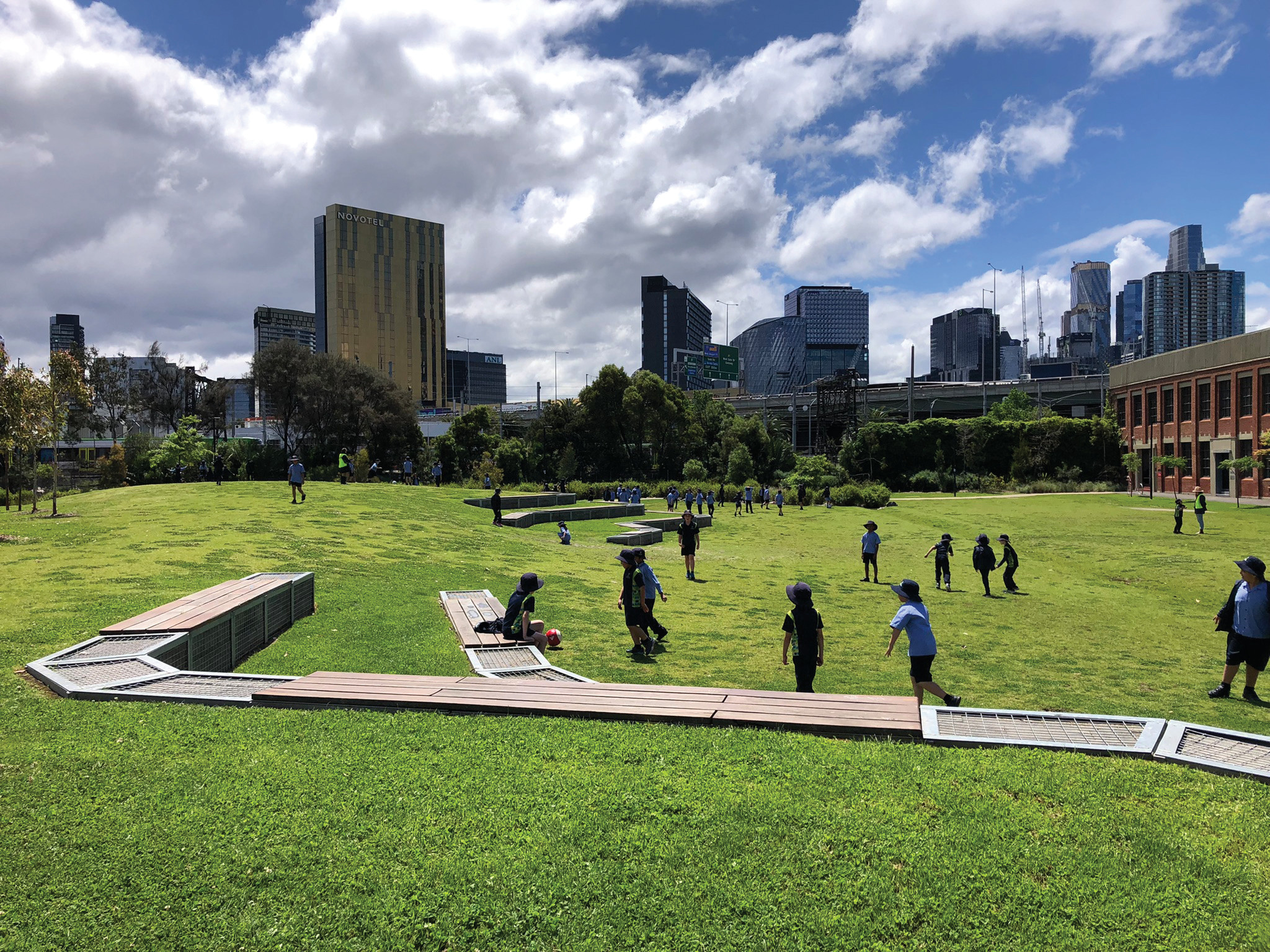 Figure 3. Given the choice, children at School 1, a six-story public primary school serving years K through 6, preferred the neighborhood park to the recreational facilities within the building, at least in the case of more physical, “adventurous” activities.