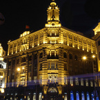 R_three_on_the_bund_exterior_b_1