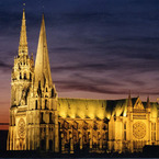 R_cathedrale_vue_de_nuit-_yw_b_1