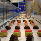 R_patisserie_showcase_b_1