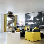 Hh_lobby_paintings_to_corner_b_1