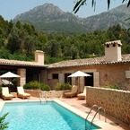 La_residencia_-_suites_pool_b_1