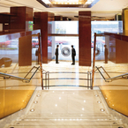 R_entrance_hi_b_1