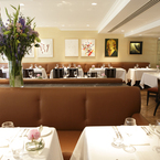 Quo_vadis_-_entire_restaurant_2_b_1
