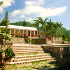 Nevis3-goldenrock_b_1