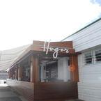 Hugo_s_at_manly_wharf_b_1