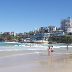 Bondi_beach_b_1