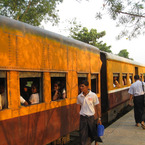 Yangon-train1_b_1