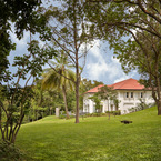 Colonial-manor-exterior_b_1