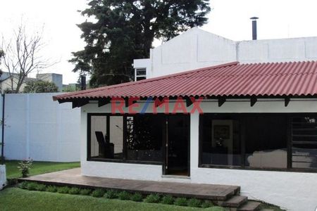 VENDO EXCELENTE CASA CON DISEÑO EXCLUSIVO, ESTILO MEDITERRÁNEO. PARA