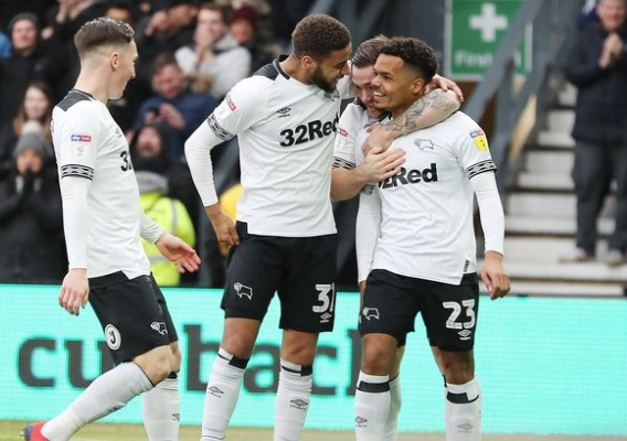 Duane_holmes_-_asn_top_-_celebrates_derby_goal_-_1-21-19