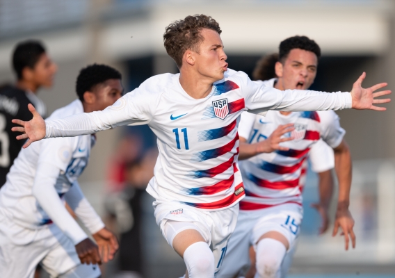 Griffin_yow_-_asn_top_-_isi_-_goal_celebration_-_u.s._u-17_wcq_-_roy_miller
