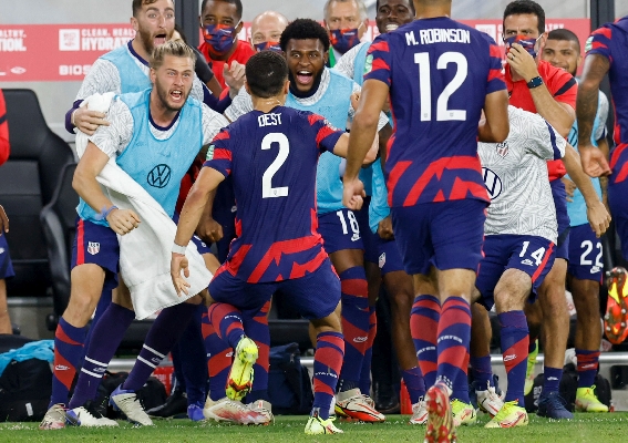 Sergino_dest_and_usmnt_-_asn_top_-_isi_-_celebrate_goal_vs._crc_-_10-13-21