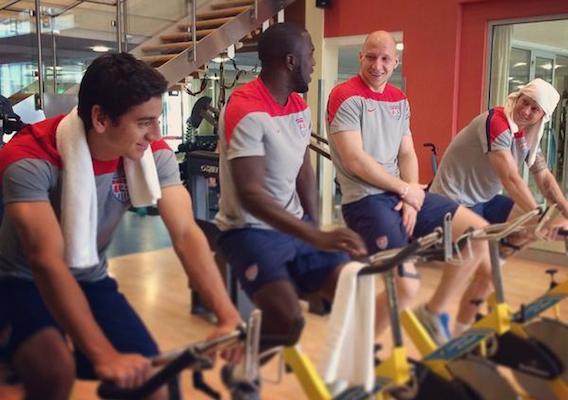 090214_usmnt_twitter