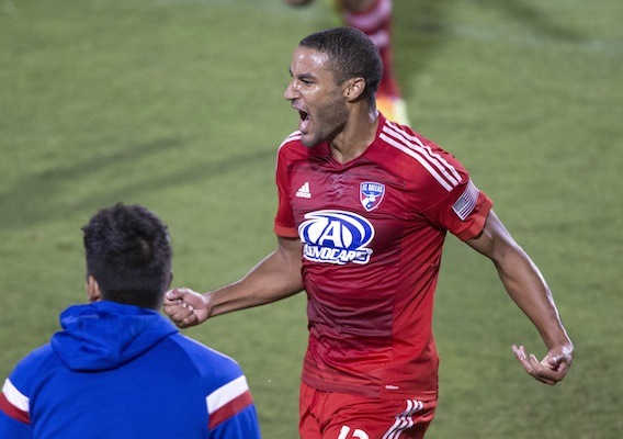 103014_akindeletesho_rtr4c479