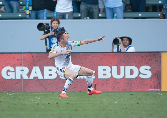 112314_isi_keanerobbie_mlsmj052514253