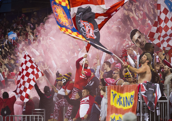 11915_redbull_isi_mlsml110815980