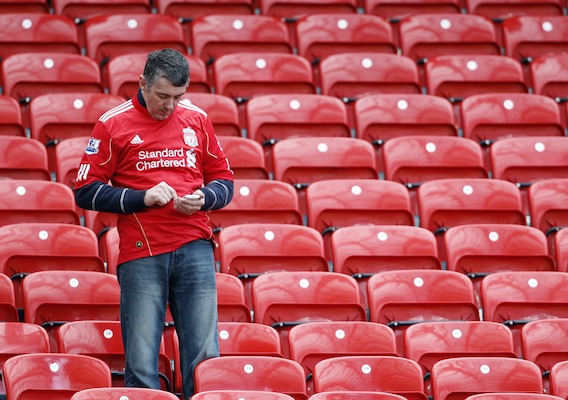 11616_isi_cellphphone_bpi_mancunitvlive.cm8u