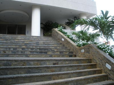 Apto_en_venta_el_milagro_maracaibo_mls_12-2651_1