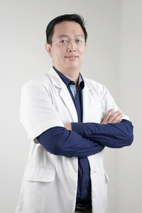 drg. Sumitro, Sp.Pros.