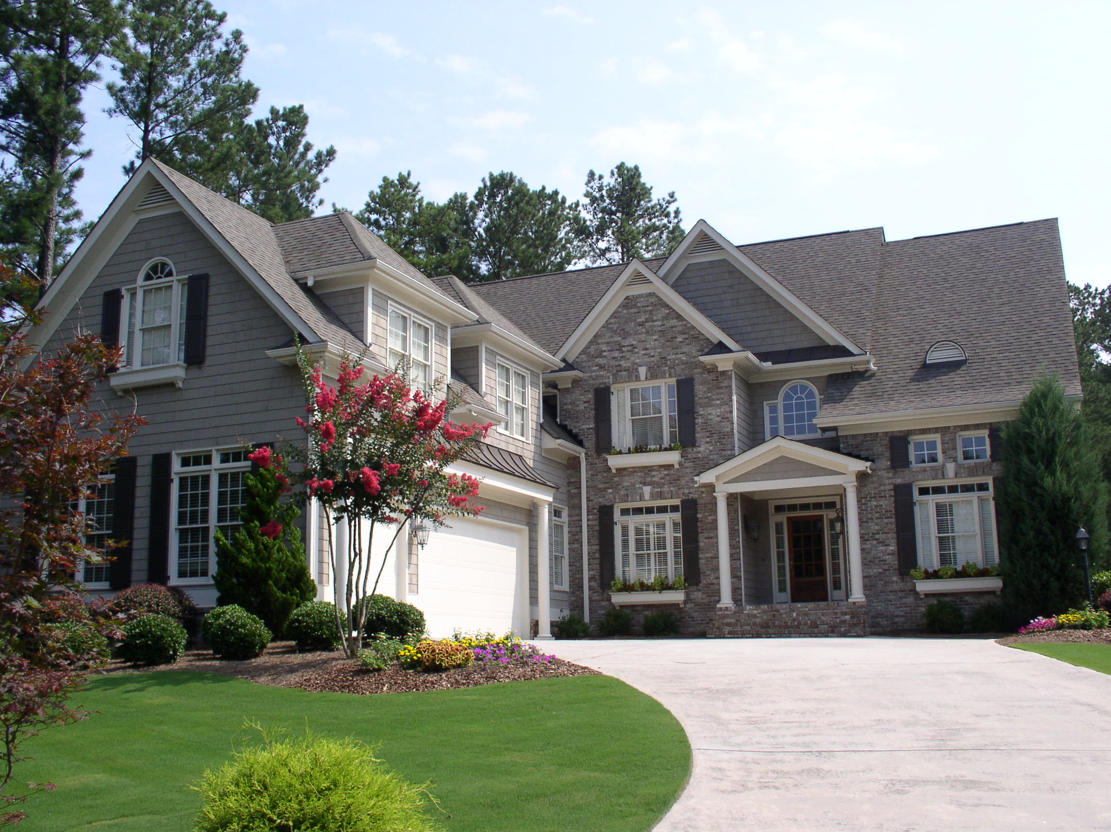 Featured home Executive home in White Columns Country Club (PREVIOUSLY