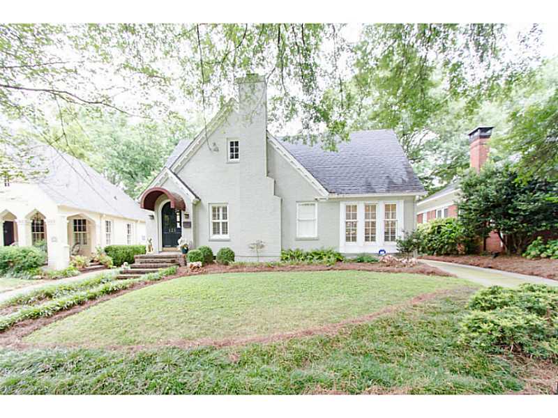 1920’s Bright and Cheery Home in Brookwood Hills Atlanta Fine Homes