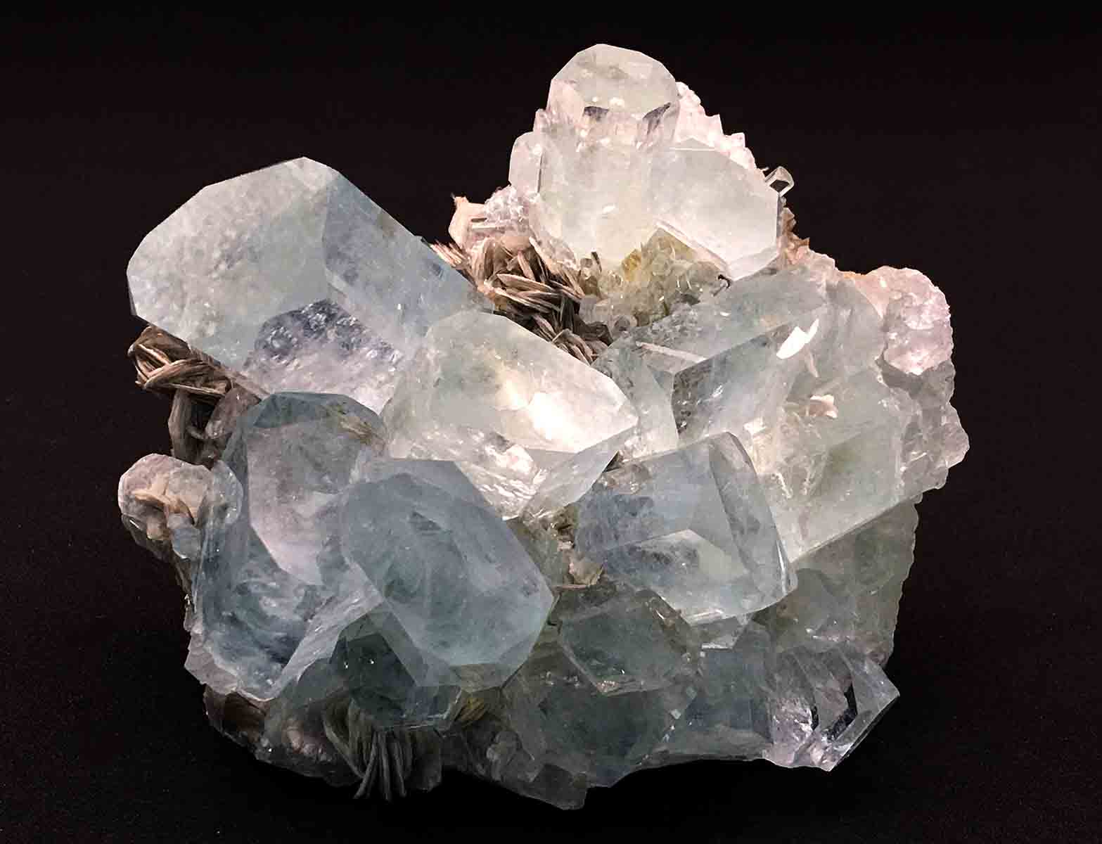 Beryl V. Aquamarine And Muscovite From Pakistan
