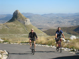 Biking_rim_road